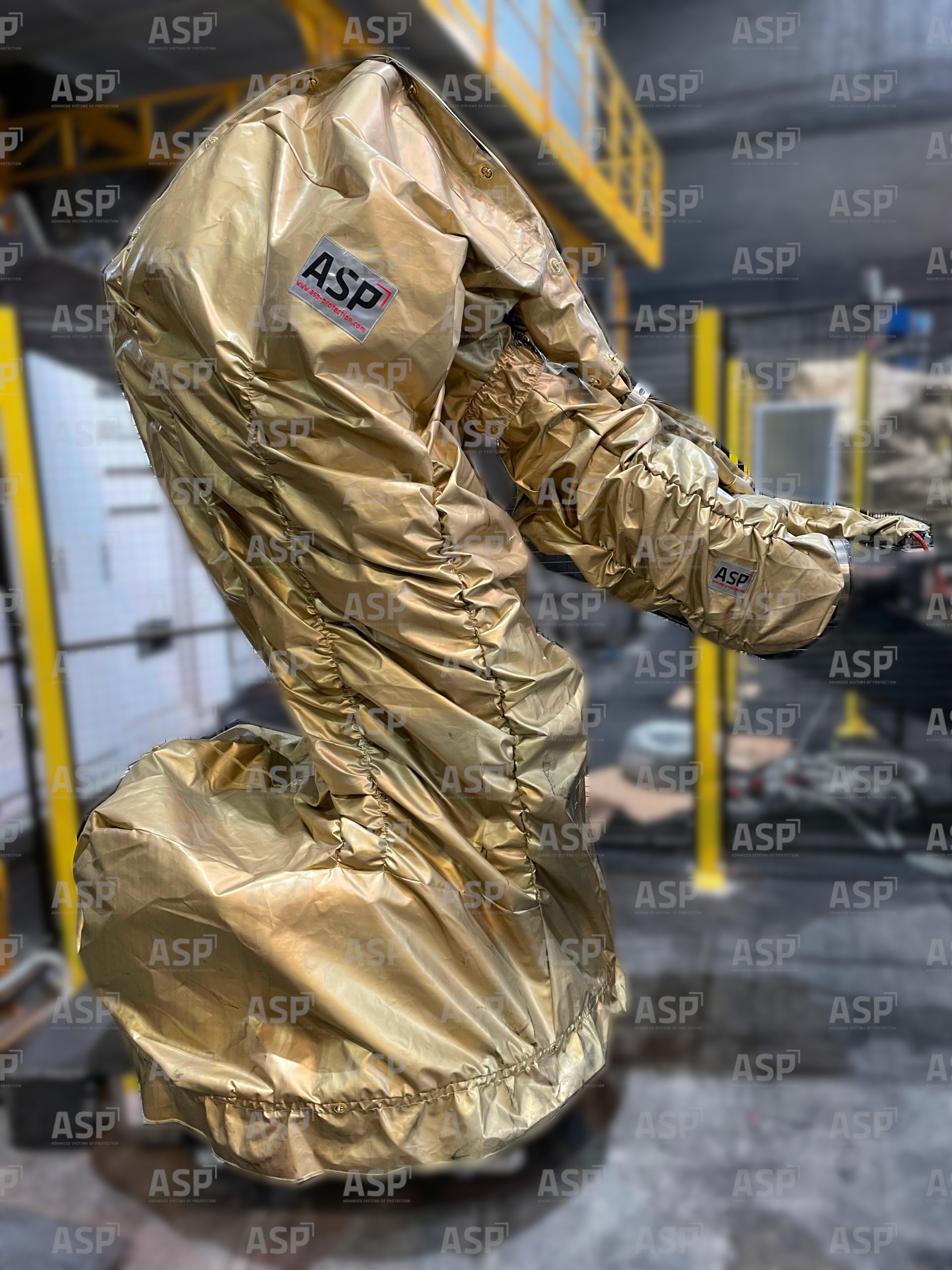 copertura protettiva per robot ABB per la forgiatura e la fonderia.