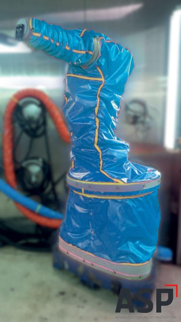 Robot protetto da una copertura di gamma completa